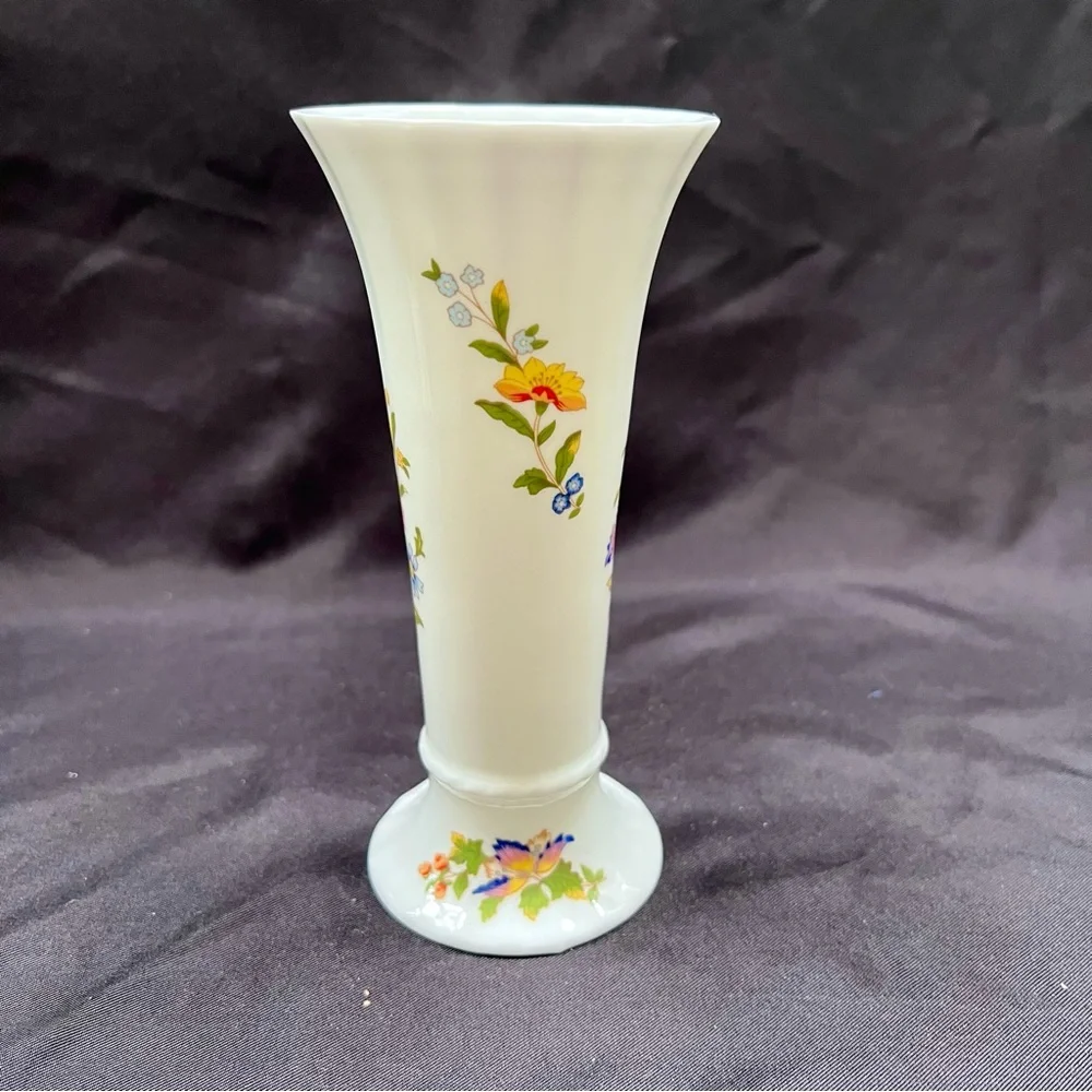AYNSLEY BONE CHINA Cottage Garden Butterfly Vase Made‎ In England Porcelain 6.5” - Picture 3 of 6
